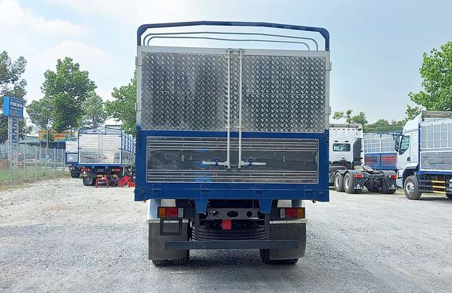 xe tai thung 7 4 - Trung Tâm 3S Chenglong An Giang & Miền Tây